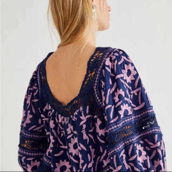 Flattering top - Picture 3 of 4